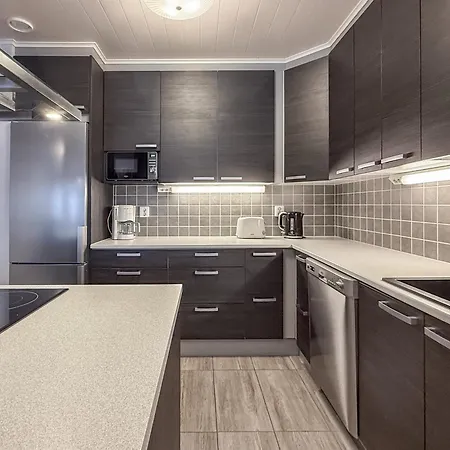 Kotomaenty 4, Rukan Luonnon Keskellae - Sauna, Wifi, Sisaeltaeae Siivouksen Apartamento *