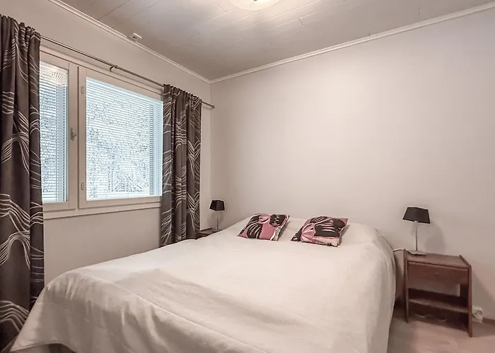 Kotomaenty 4, Rukan Luonnon Keskellae - Sauna, Wifi, Sisaeltaeae Siivouksen *